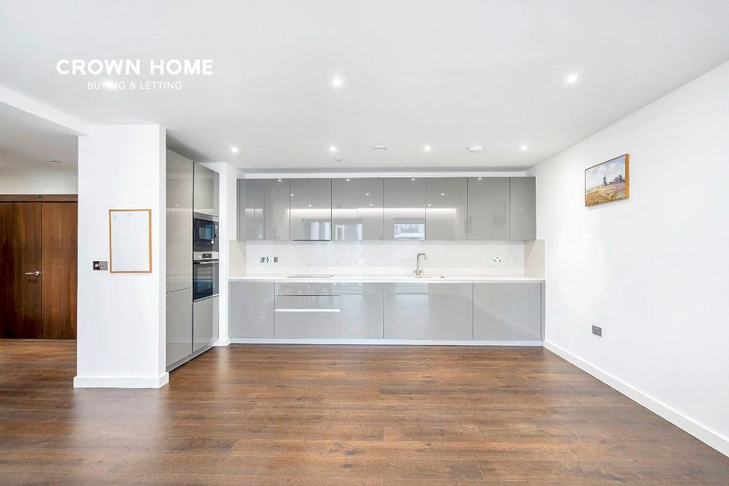 Property photo 3 of 24