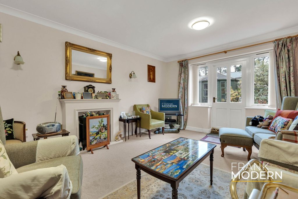 Property photo 2 of 25 Living Room