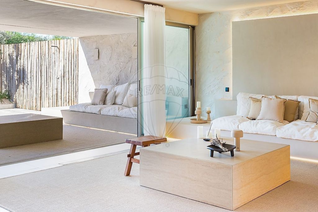 Property photo 3 of 48