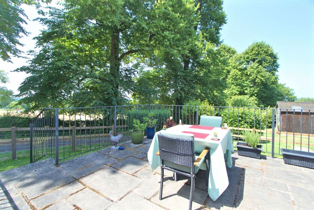 Property photo 2 of 11