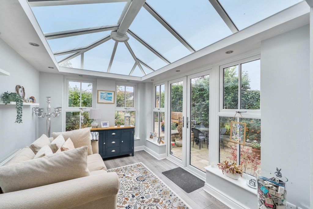 Property photo 2 of 17 Orangery.Jpg