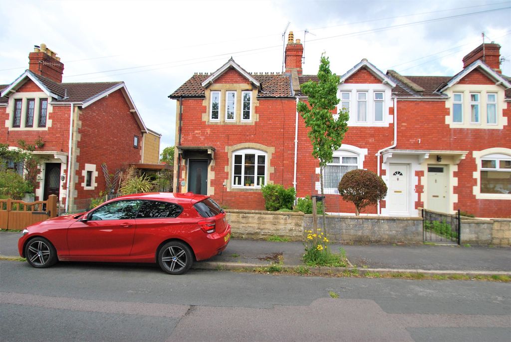 Property photo 1 of 9 Exterior