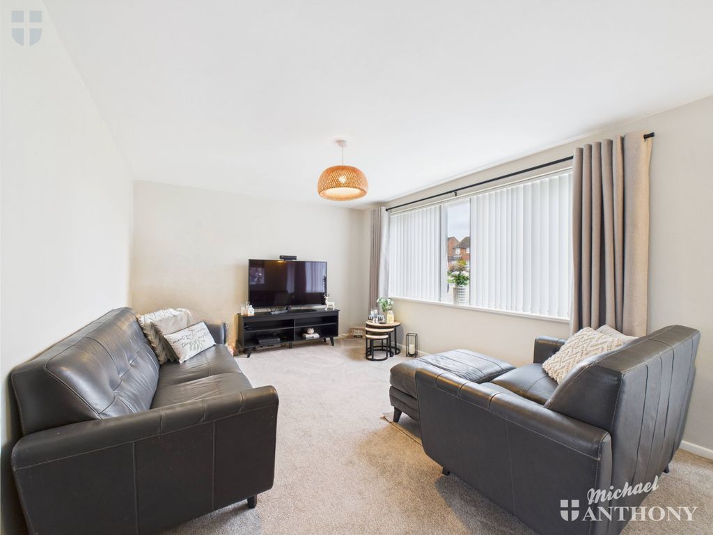 Property photo 2 of 18 Cam03218G0-Pr0833-Still018 (1)