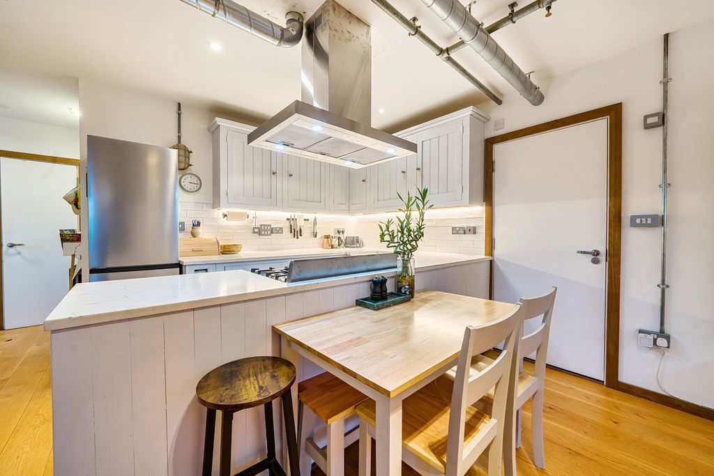 Property photo 3 of 28 1408691-7-6984B7F...