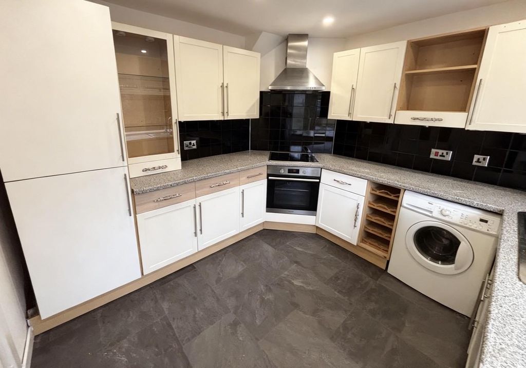 Property photo 3 of 10 9S.Jpeg