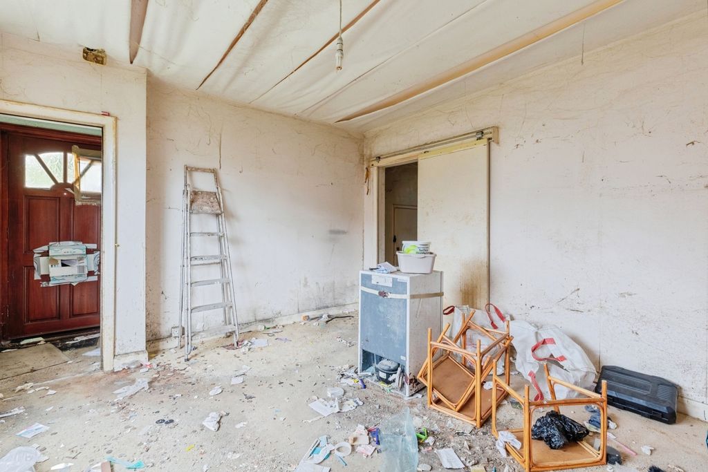 Property photo 2 of 7 Pbox-Img.Jpg