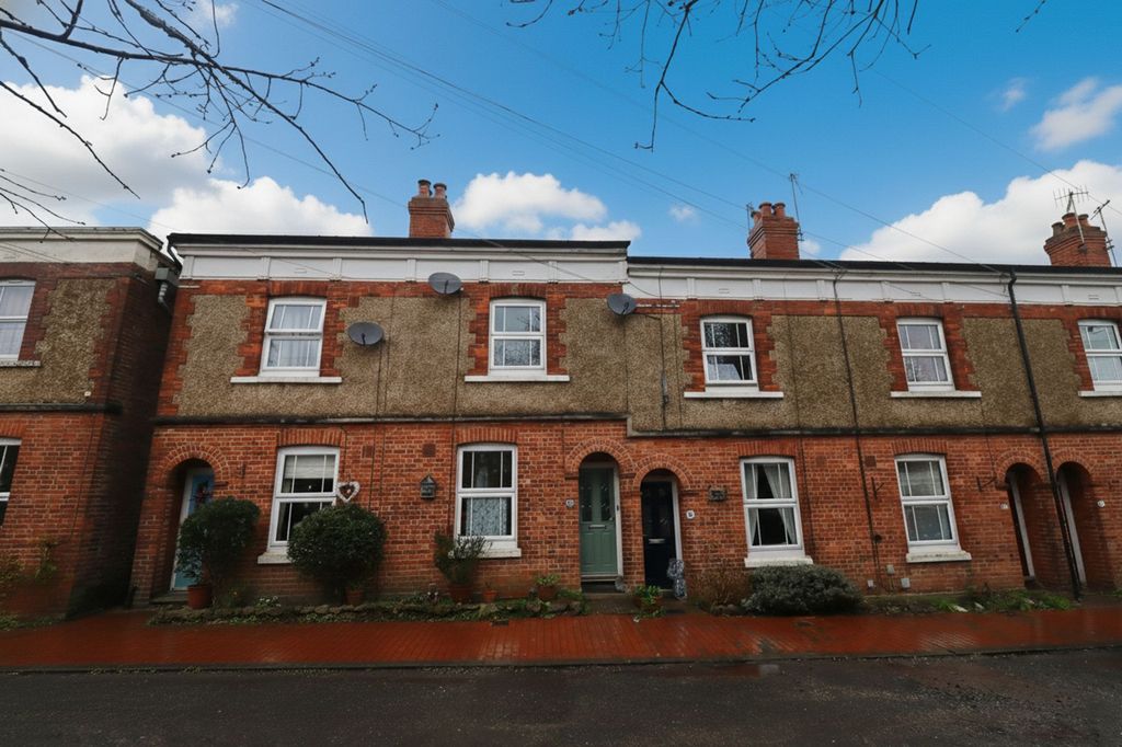 Property photo 1 of 8