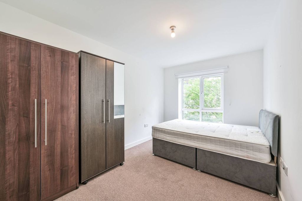 Property photo 3 of 7