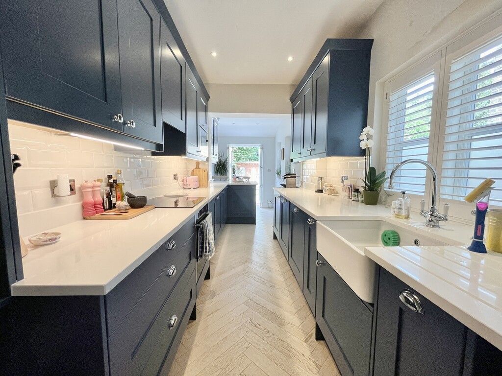 Property photo 1 of 18 Kitchen