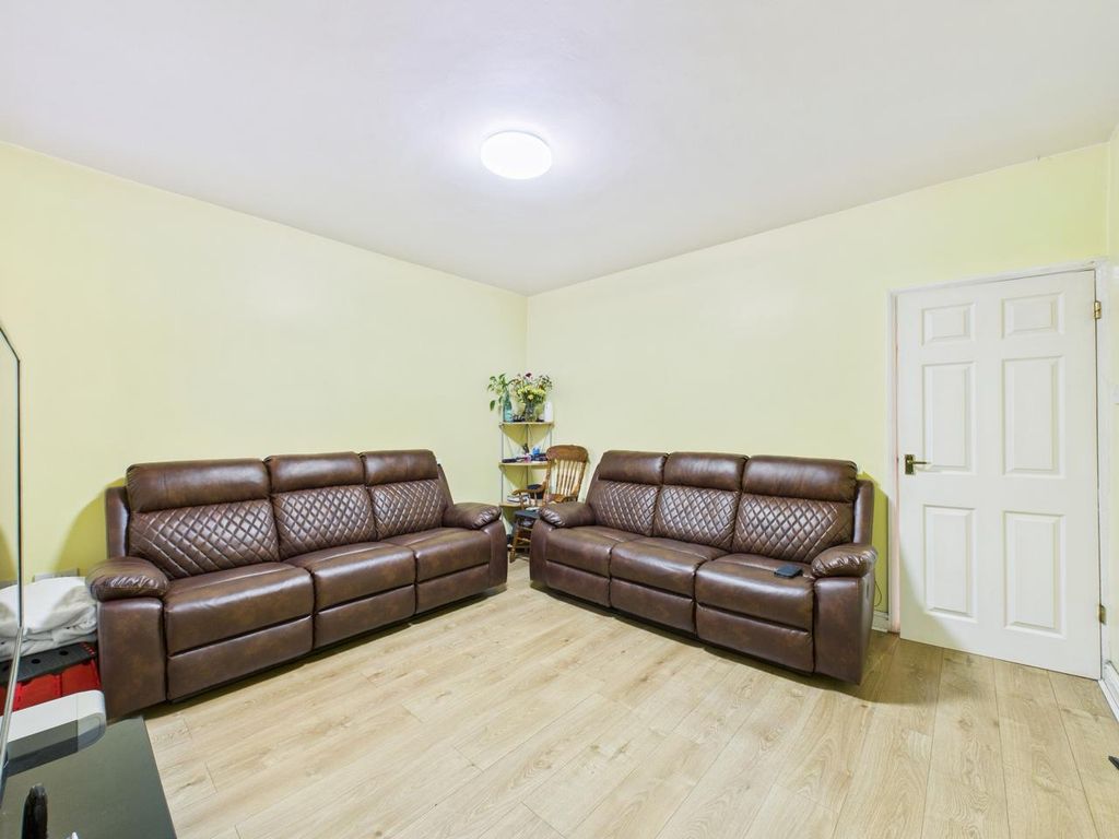 Property photo 3 of 29