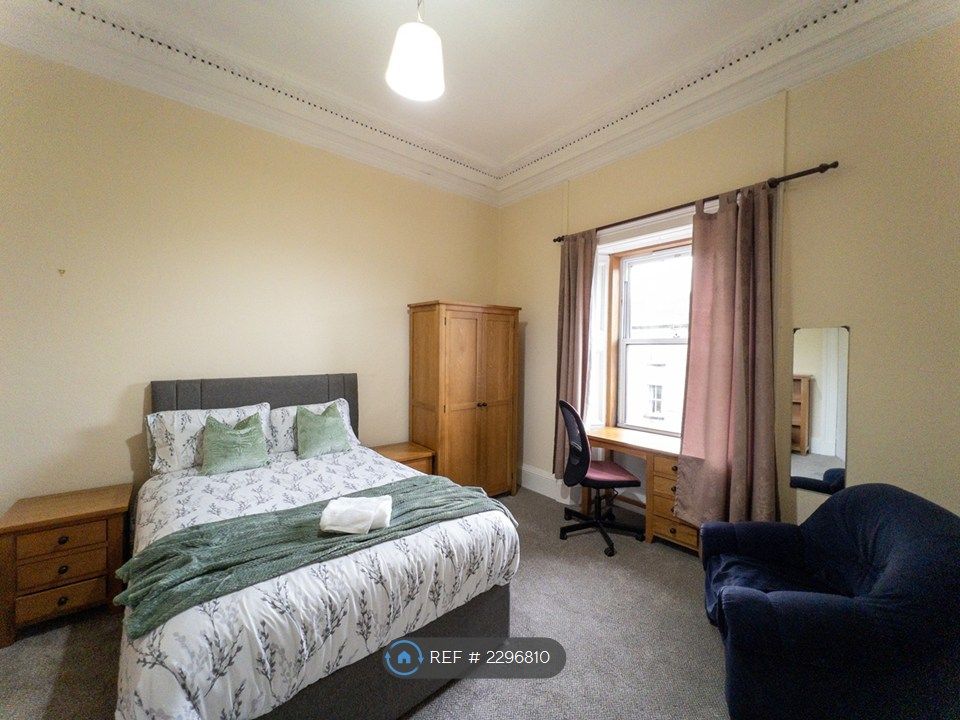 Property photo 2 of 15 Room 2