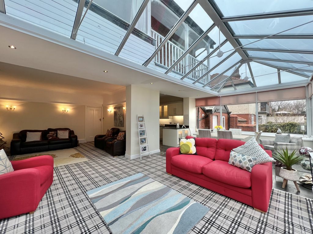 Property photo 2 of 26