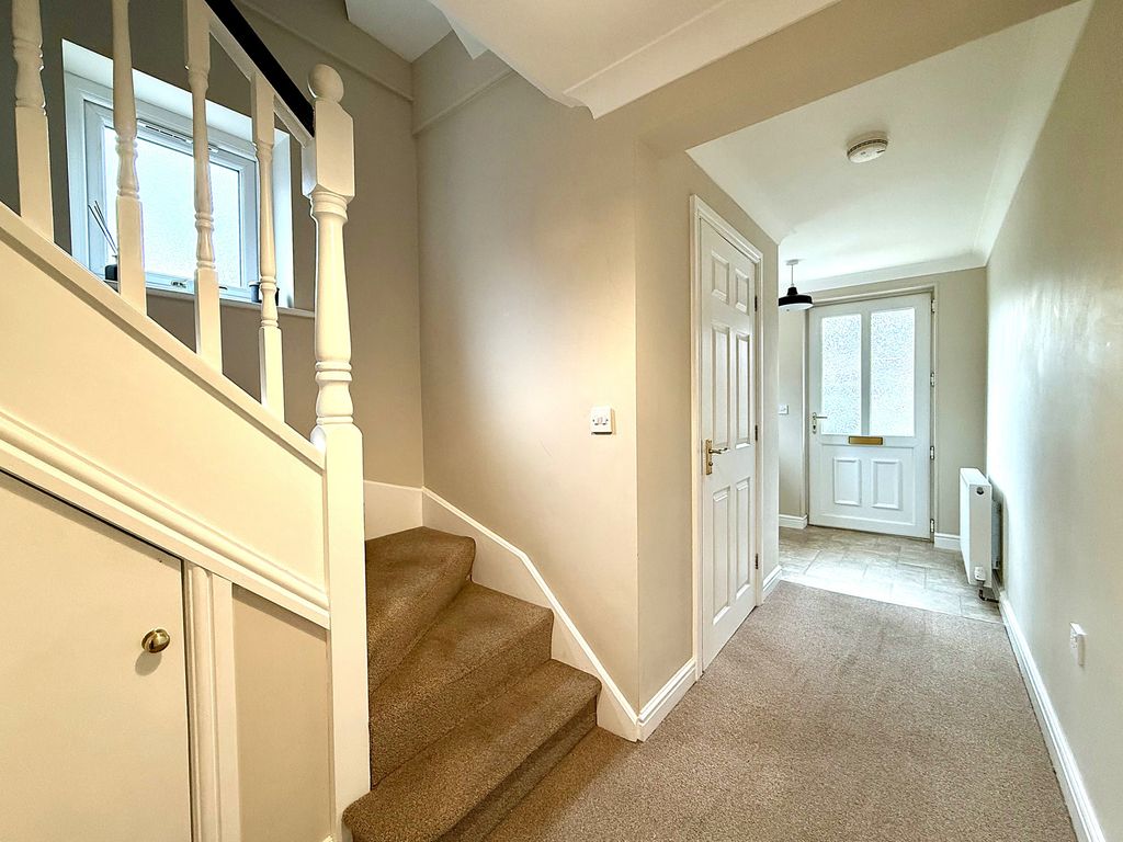 Property photo 3 of 28