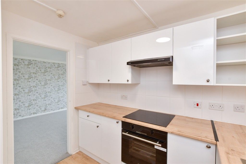 Property photo 2 of 10 Kitchen