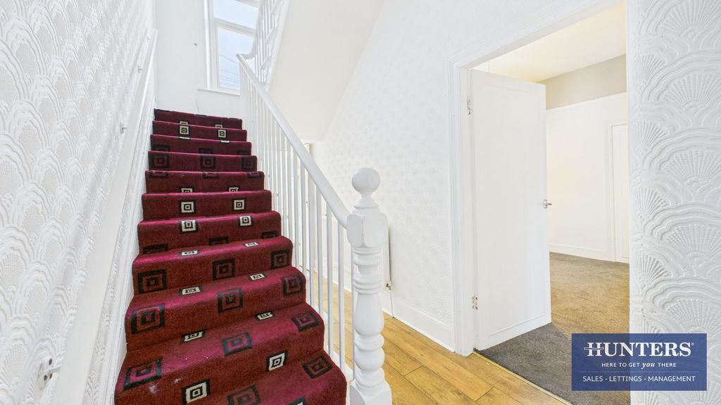 Property photo 2 of 19 Hallway