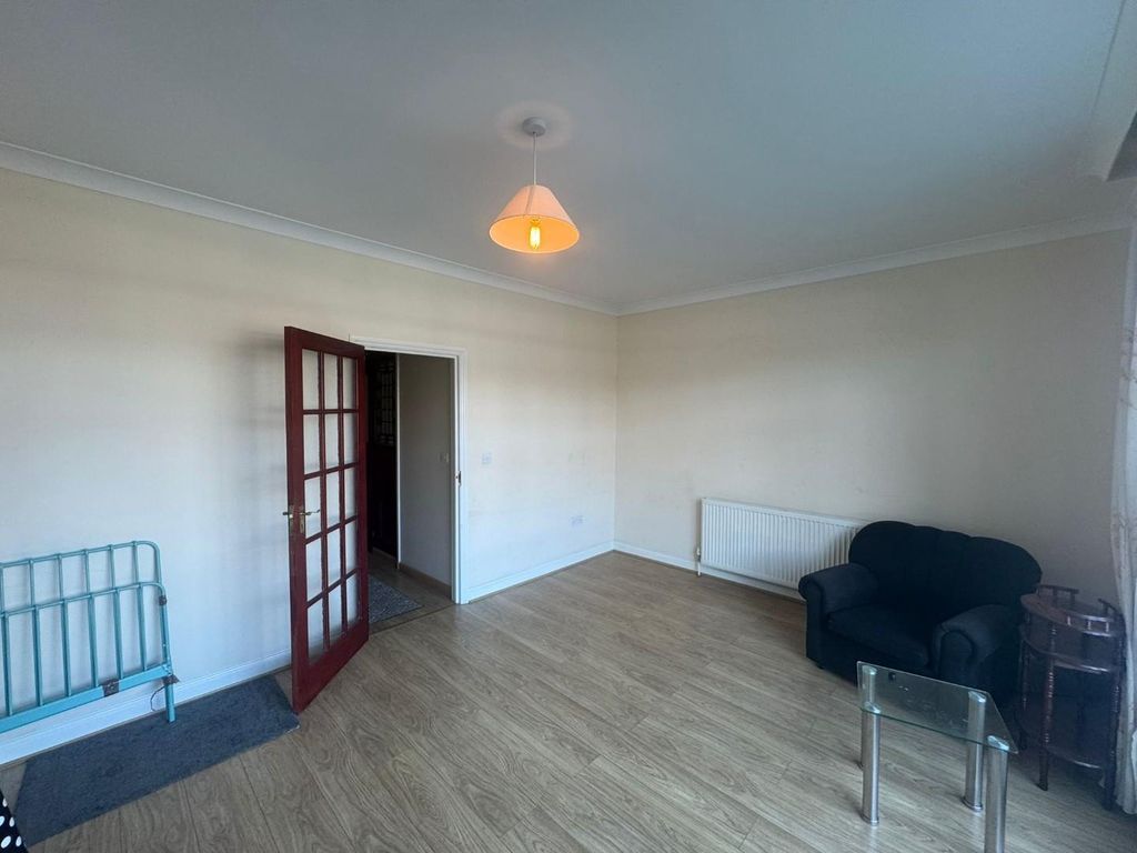 Property photo 3 of 11 4.Jpg