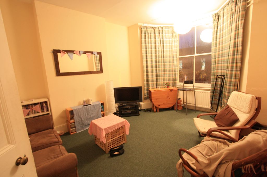 Property photo 2 of 6