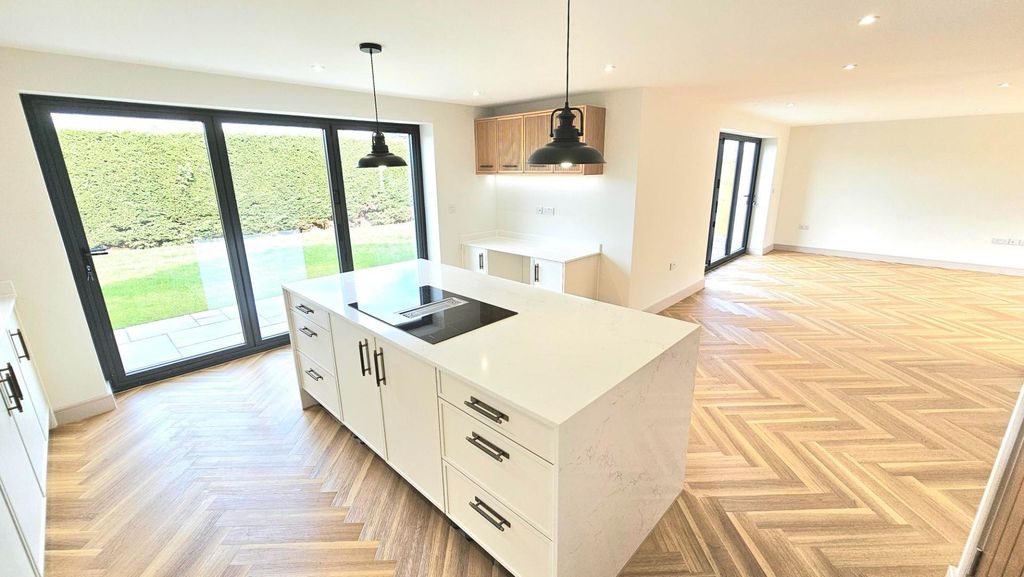 Property photo 3 of 15 10 Magnum Plum Way Kitchen 1.Jpg