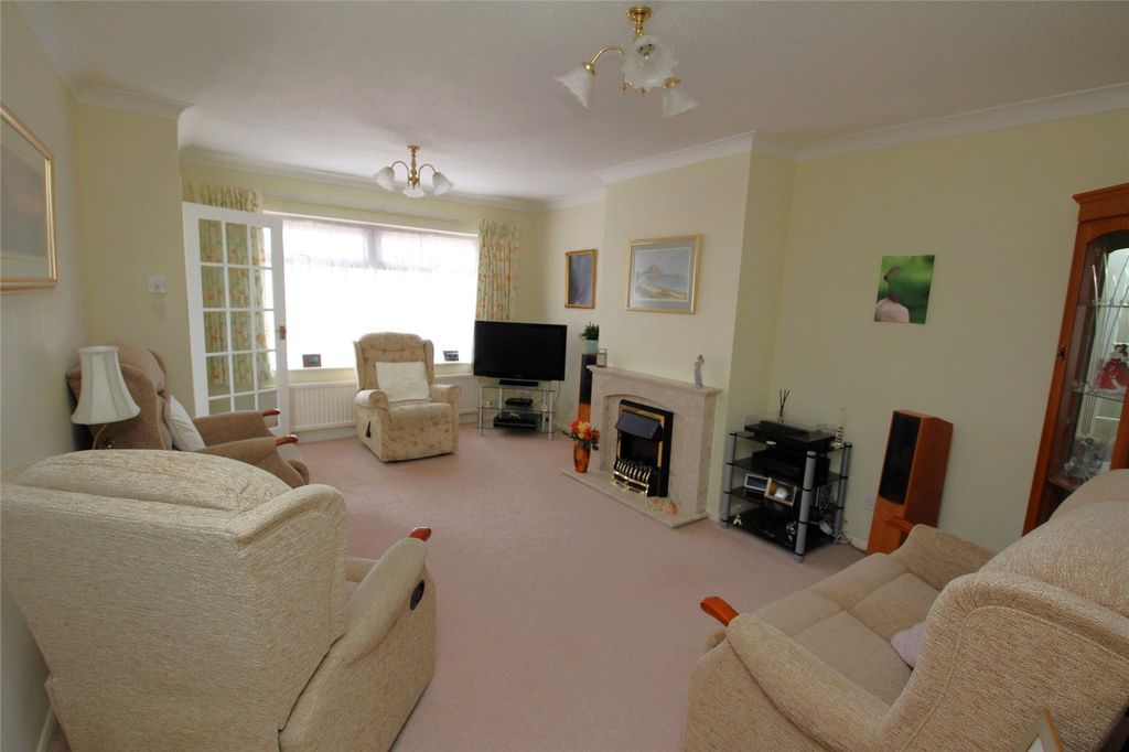 Property photo 2 of 19 Picture No. 16