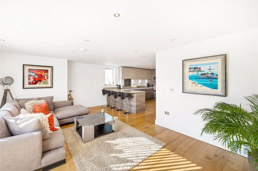 Property photo 2 of 18 Picture 2