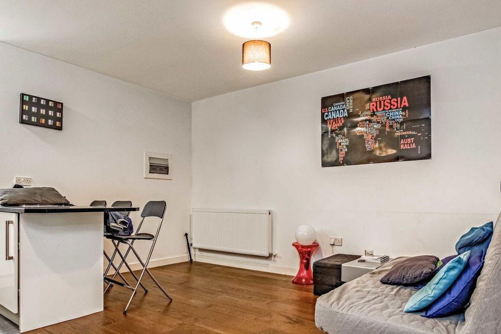 Property photo 1 of 4