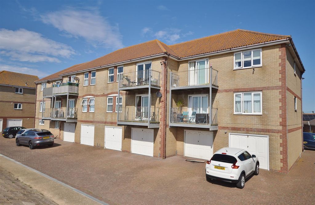 Property photo 1 of 13 Outside