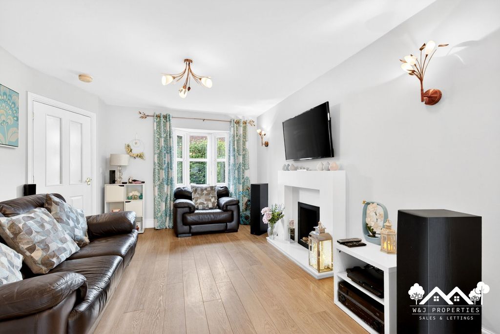 Property photo 3 of 40