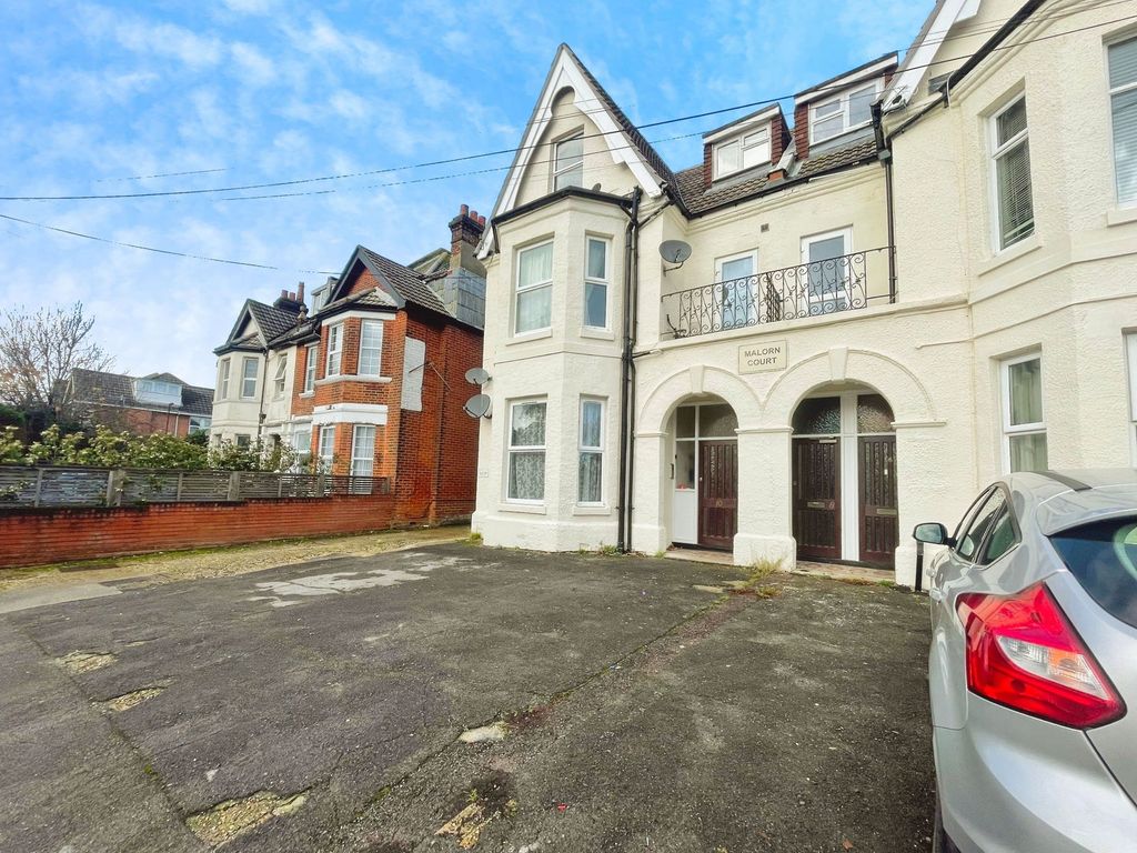 Property photo 3 of 8