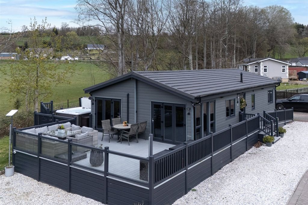 Property photo 1 of 19 Exterior