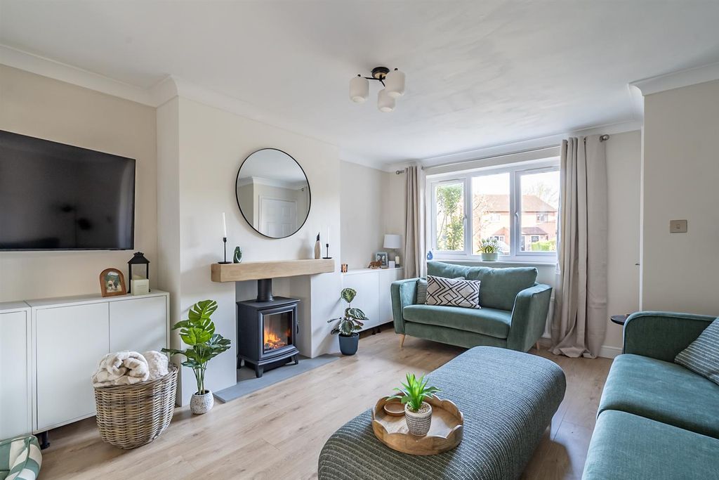 Property photo 2 of 16 Living Room