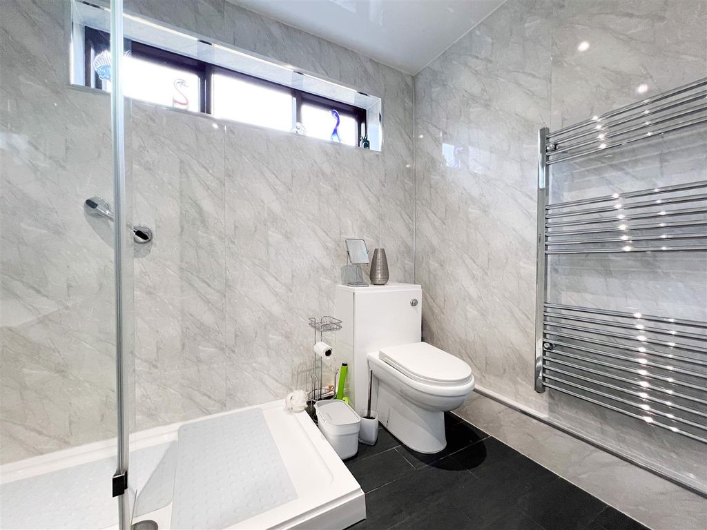 Property photo 3 of 27