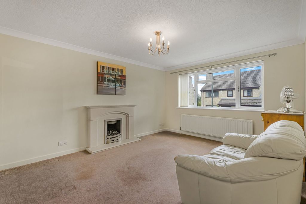 Property photo 3 of 19