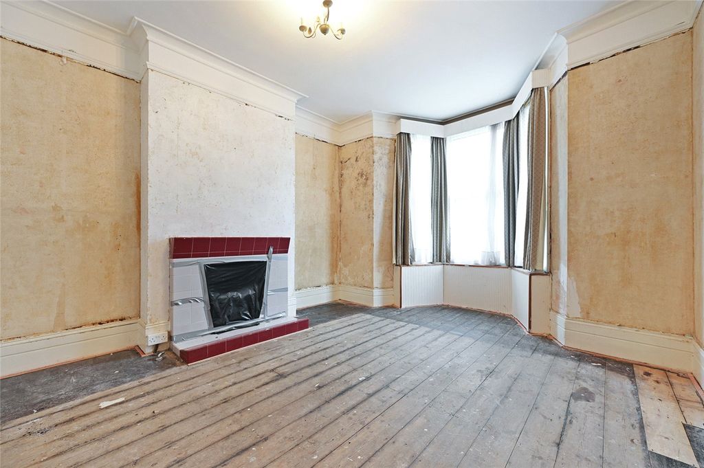 Property photo 2 of 14 Picture No. 10