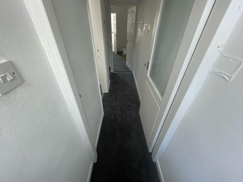 Property photo 2 of 12 Hallway