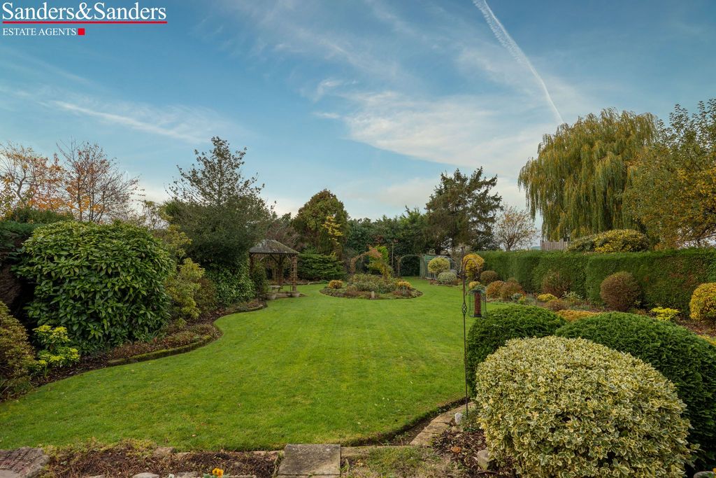 Property photo 2 of 34 Photograph 5