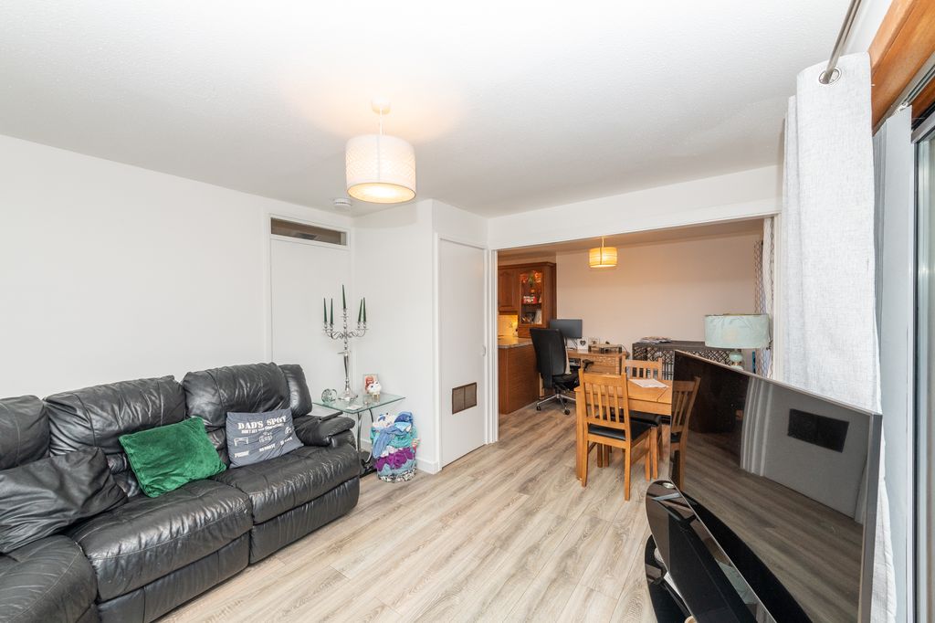 Property photo 2 of 36