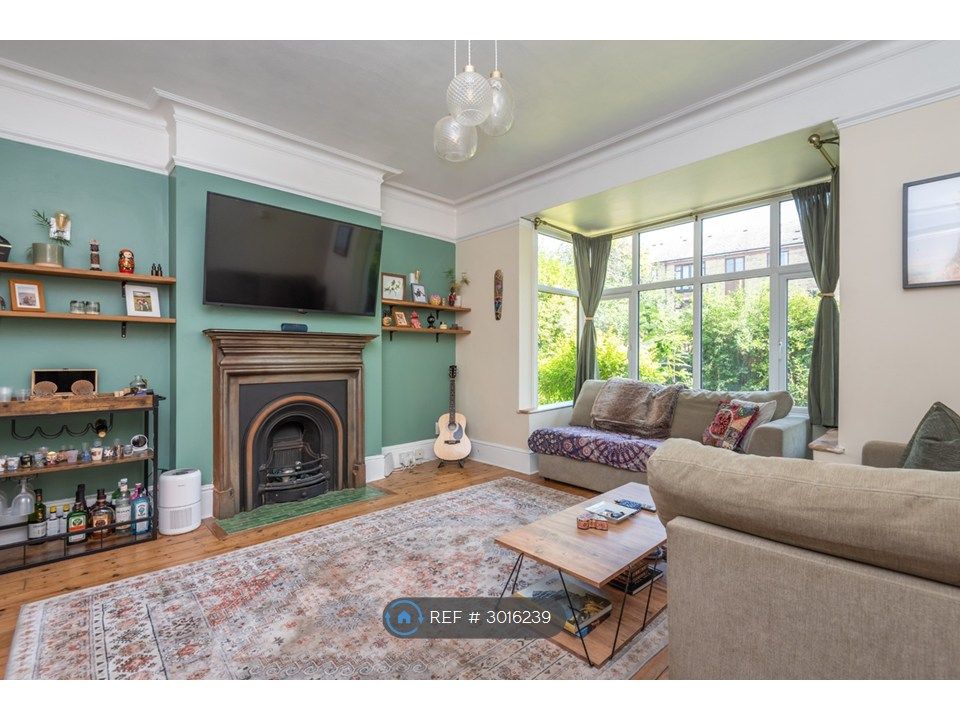 Property photo 3 of 32