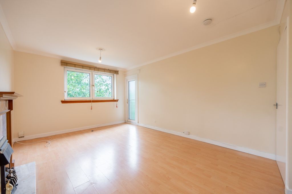 Property photo 3 of 10 3