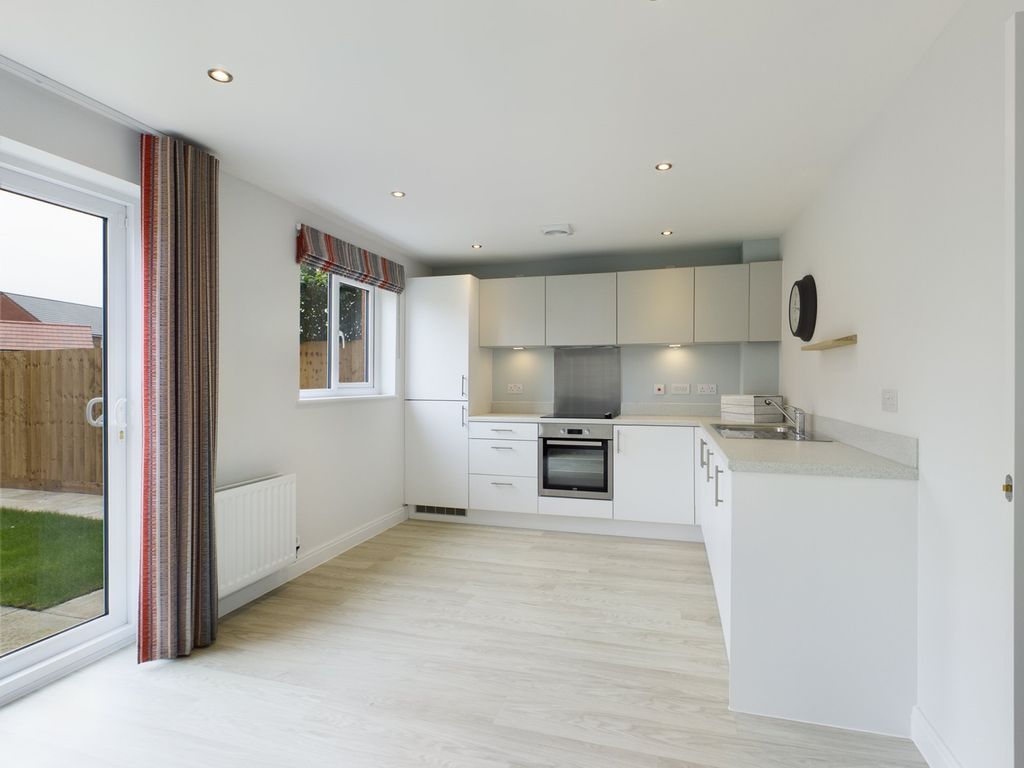 Property photo 2 of 12 Cam00560P1-Pr0009-Still05