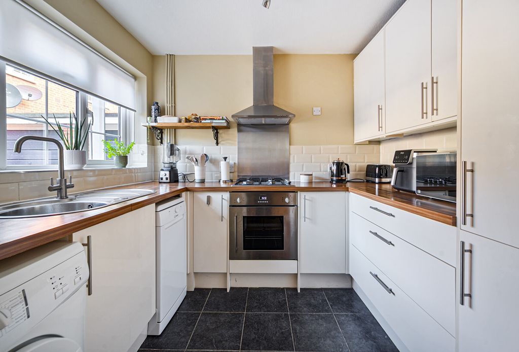 Property photo 3 of 15 1470531-21-6A2292...