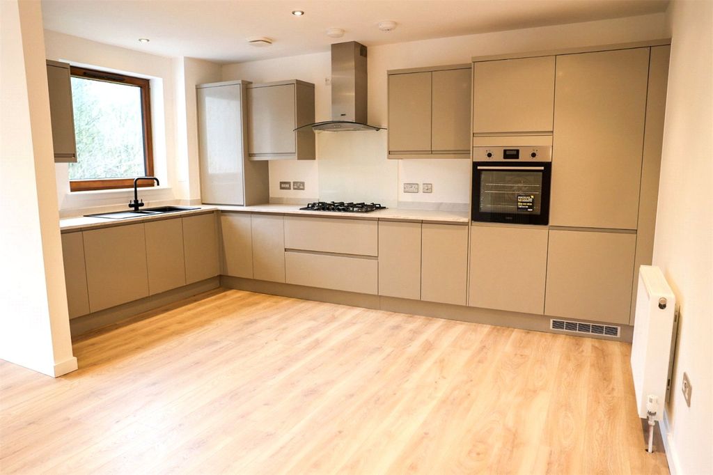 Property photo 2 of 19 Kitchen