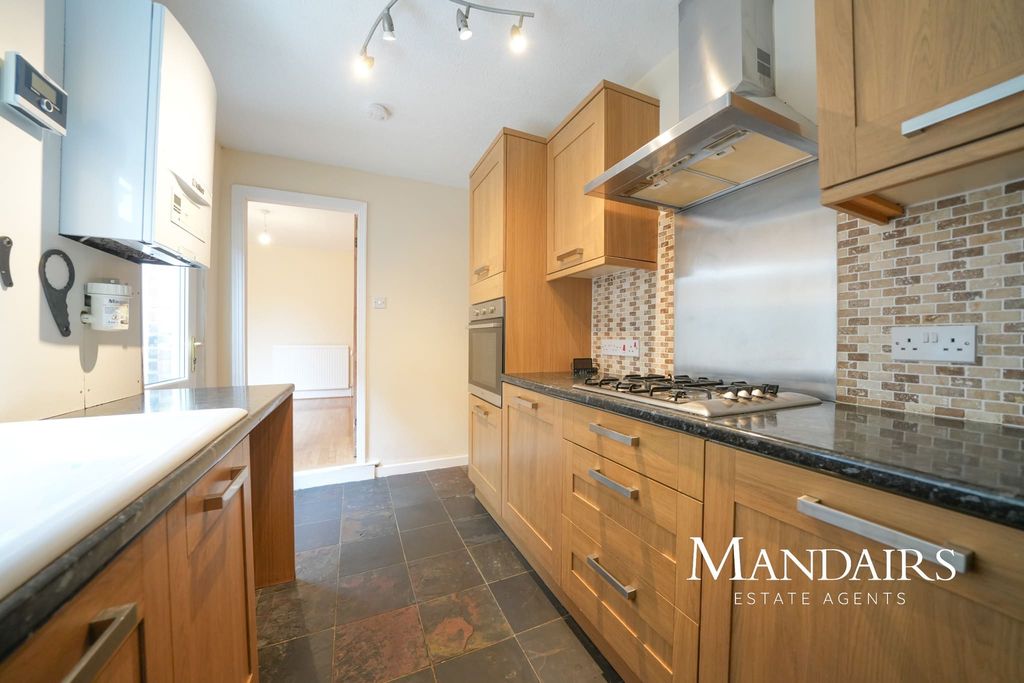 Property photo 2 of 21