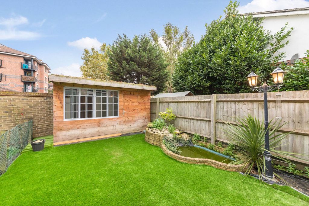 Property photo 2 of 16