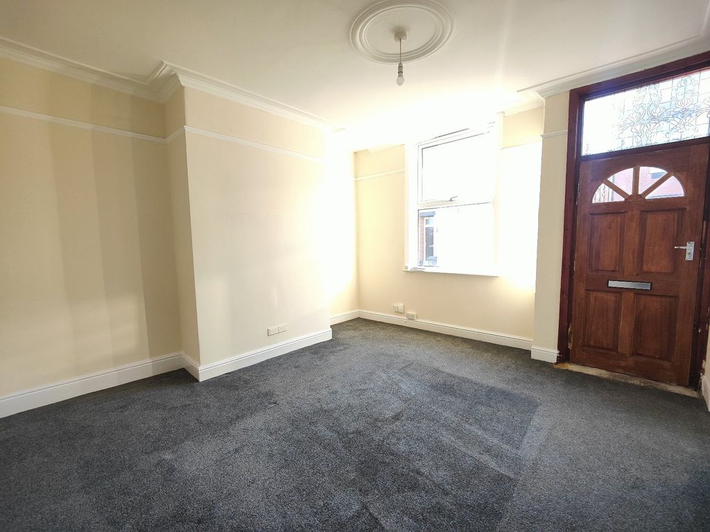 Property photo 2 of 9 Picture No. 13