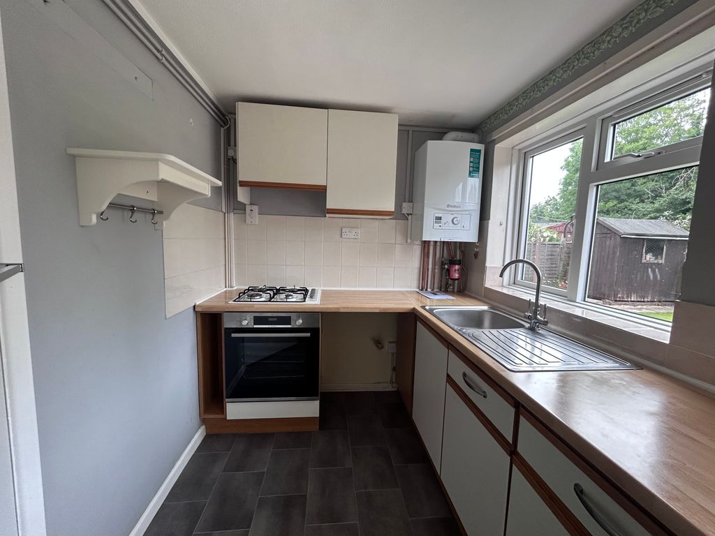 Property photo 3 of 9 Kitchen