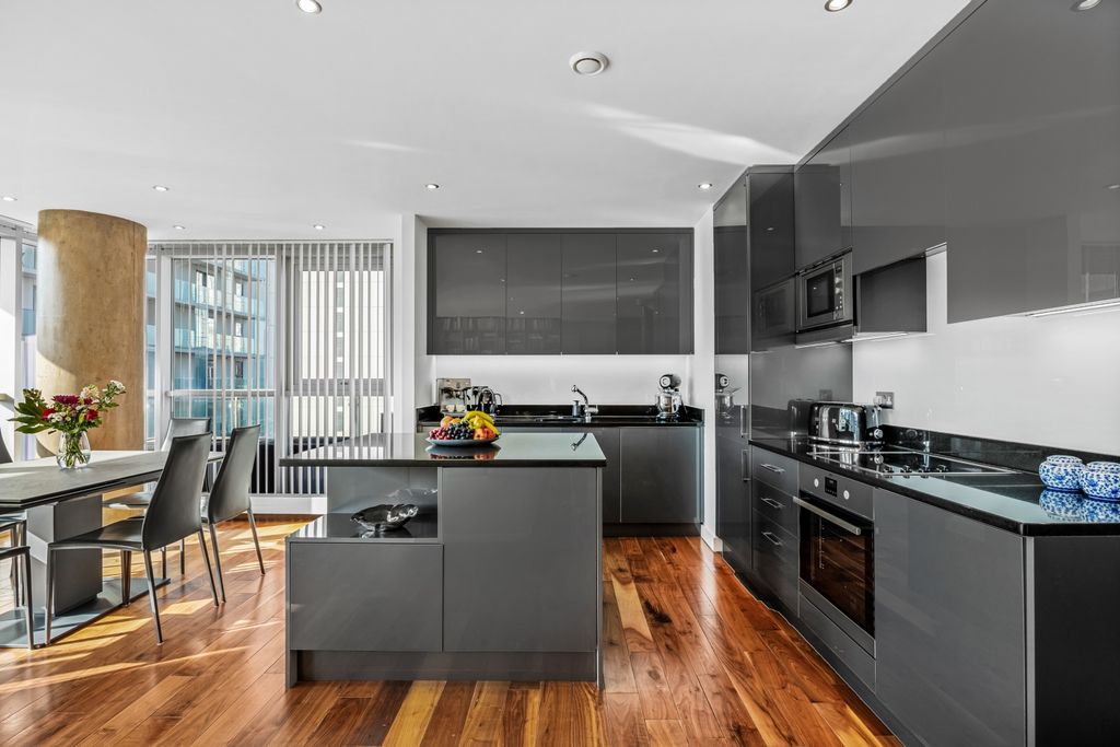 Property photo 2 of 16 67 The Edge-38