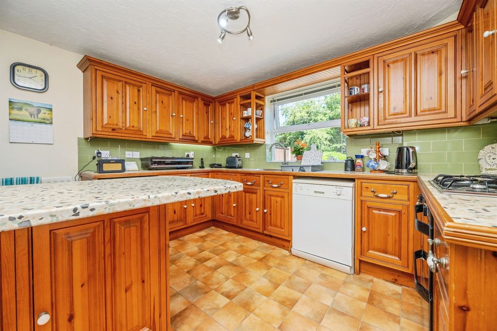 Property photo 3 of 25