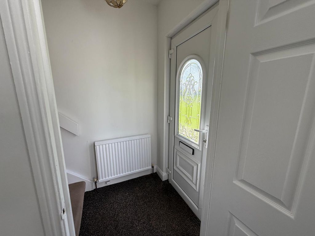 Property photo 2 of 13 Hallway