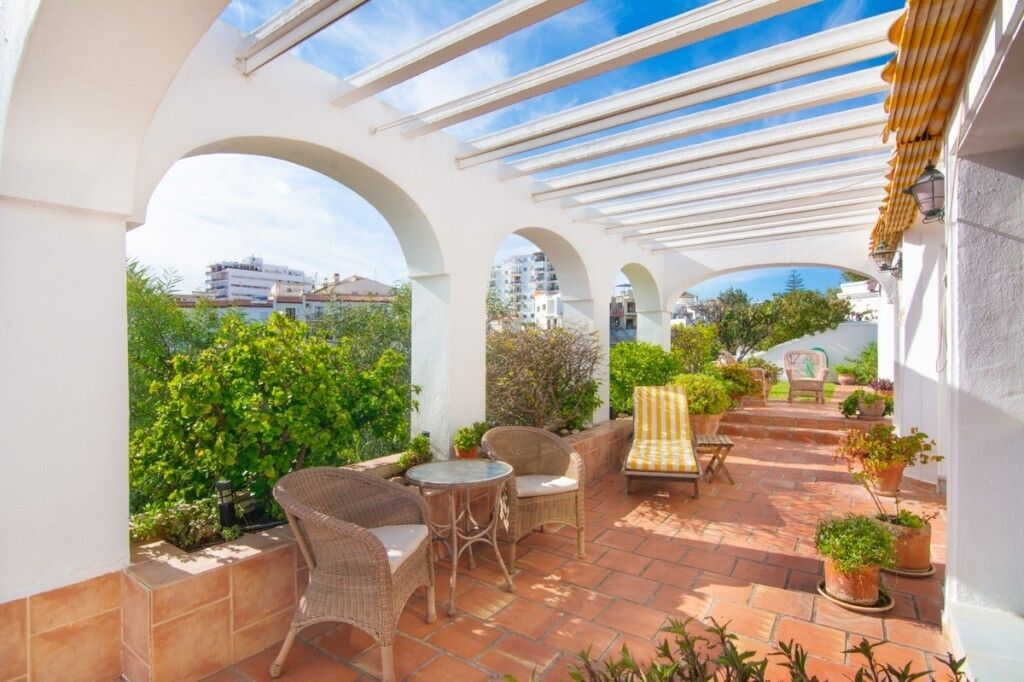 Property photo 3 of 10 Terrace