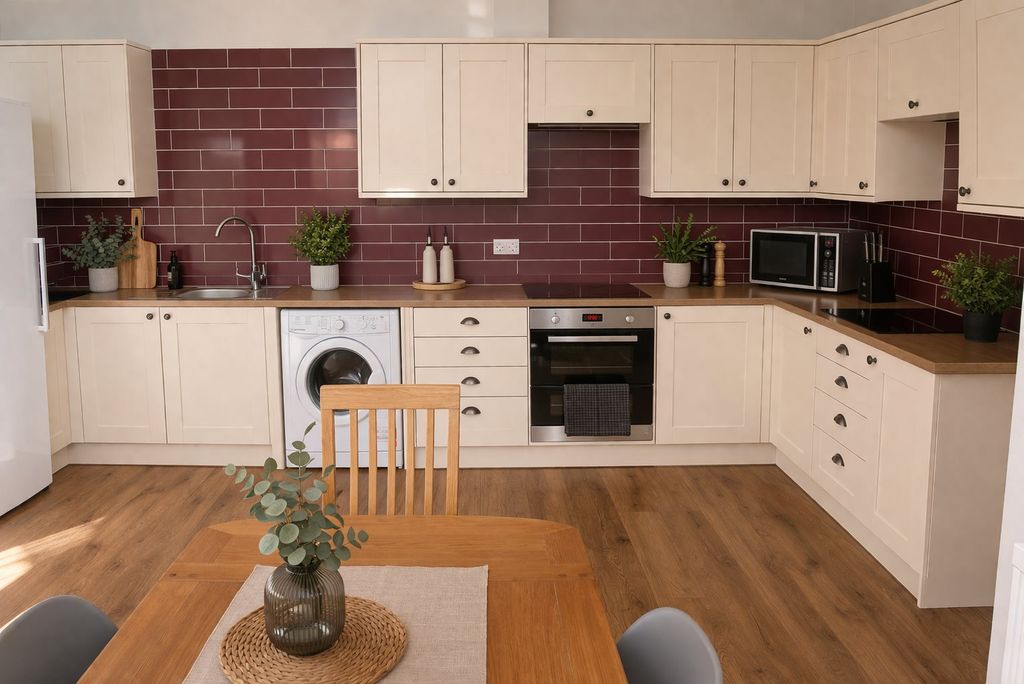 Property photo 3 of 5 Kitchen